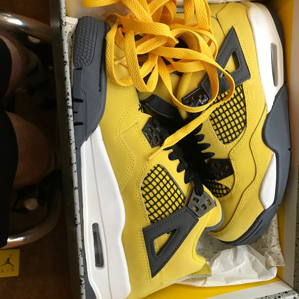 Jordan 4 Retro Lightning (2021) (GS)
